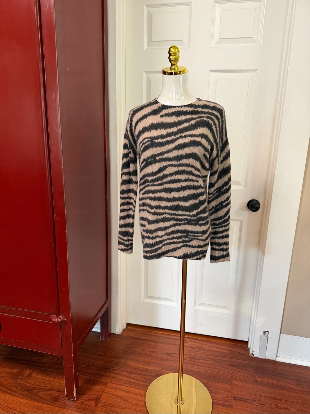 Magaschoni Cashmere Zebra-Stripe Crewneck Sweater - Black & Cream